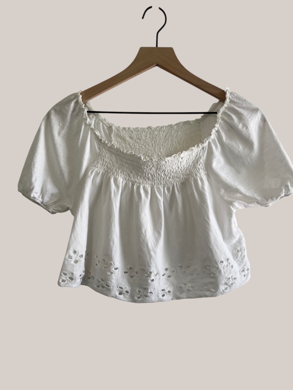American Eagle Women’s XS White Smocked Crop Top Eyelet Cottagecore Boho EUC - Picture 2 of 10